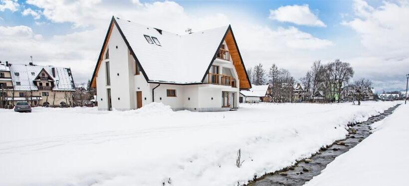 اتاق لوکس, Tojemoje