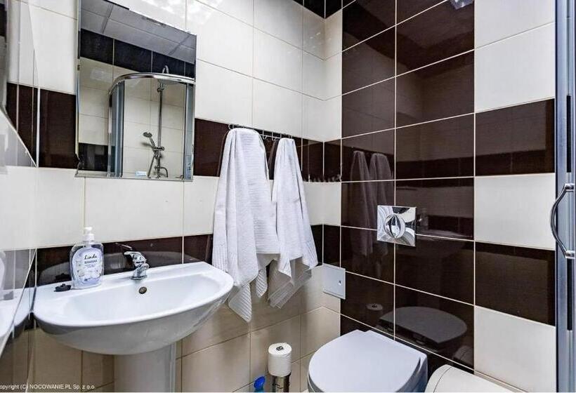 اتاق استاندارد با چشمانداز دریاچه, Villa Capitol