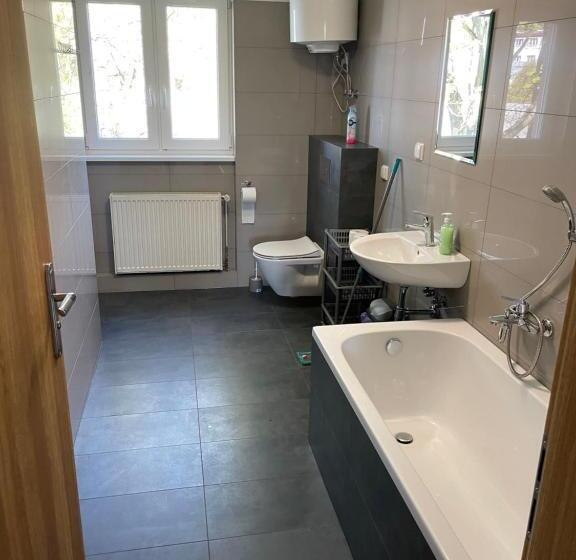 اتاق استاندارد با چشمانداز دریاچه, Villa Capitol