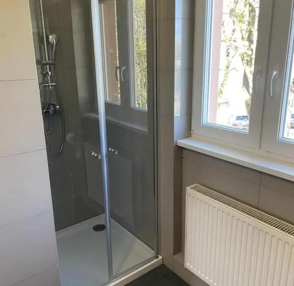 Standard Neljän Hengen Huone Jaettu Kylpyhuone, Villa Capitol