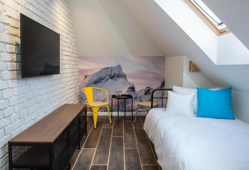 דירת חדר סופריור, Willa Fen