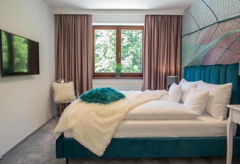 Quarto Deluxe, Willa Fen