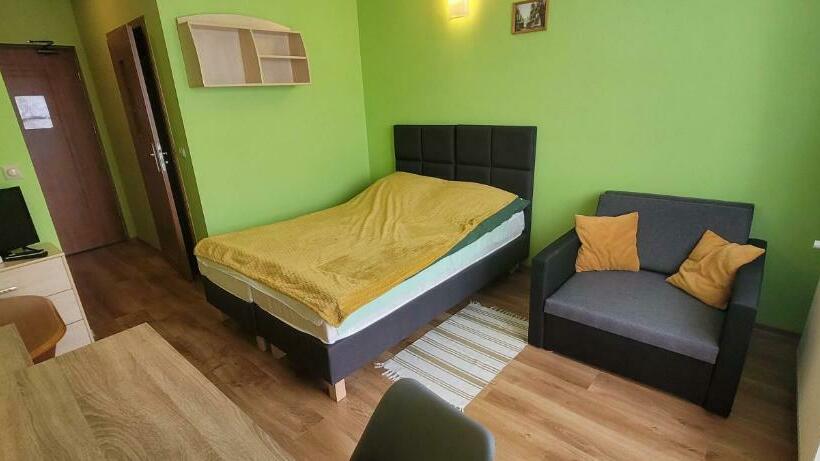 חדר משפחתי נוף להרים, Willa Monika