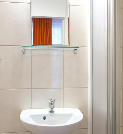 スタンダードトリプルルーム, Willa świetlana