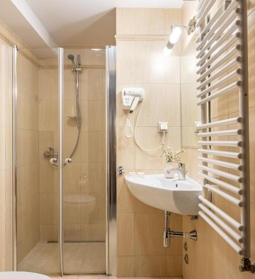 اتاق استاندارد سه نفره, Dom Wczasowy Grań