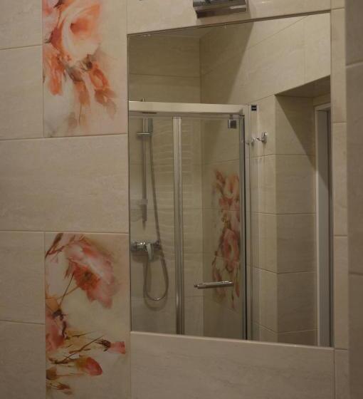 غرفة قياسية مع حمام خارجي, Ada Aparthouse