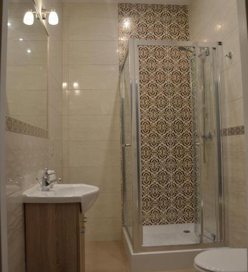 غرفة قياسية مع حمام خارجي, Ada Aparthouse