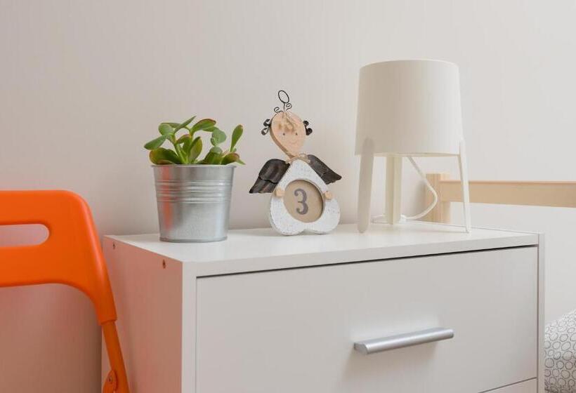 חדר סטנדרט לשלושה עם מרפסת, K3mhome