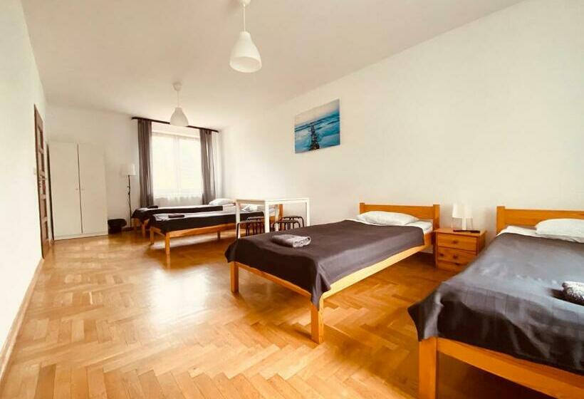 스탠다드 4인용 룸 공용 욕실, Pokoje Gajowa