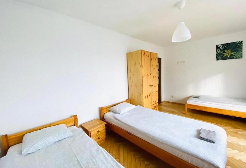 스탠다드 트리픔 룸 공동욕실, Pokoje Gajowa