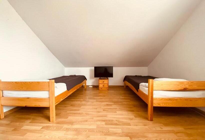 스탠다드 트리픔 룸 공동욕실, Pokoje Gajowa