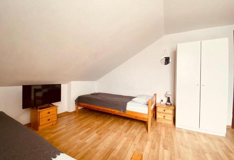 스탠다드 트리픔 룸 공동욕실, Pokoje Gajowa