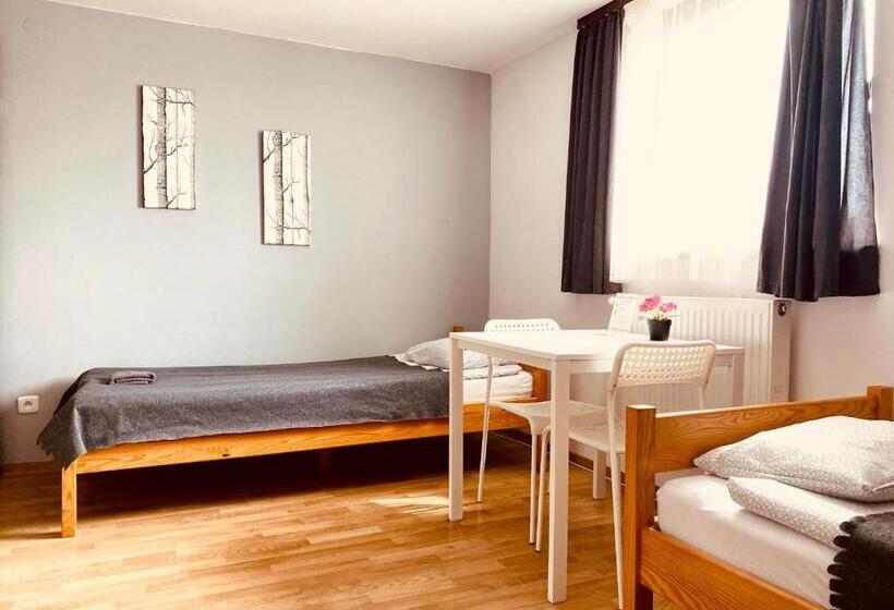 스탠다드 트리픔 룸 공동욕실, Pokoje Gajowa