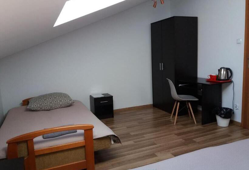 스탠다드 트리픔 룸 공동욕실, Pokoje Gościnne W Wse