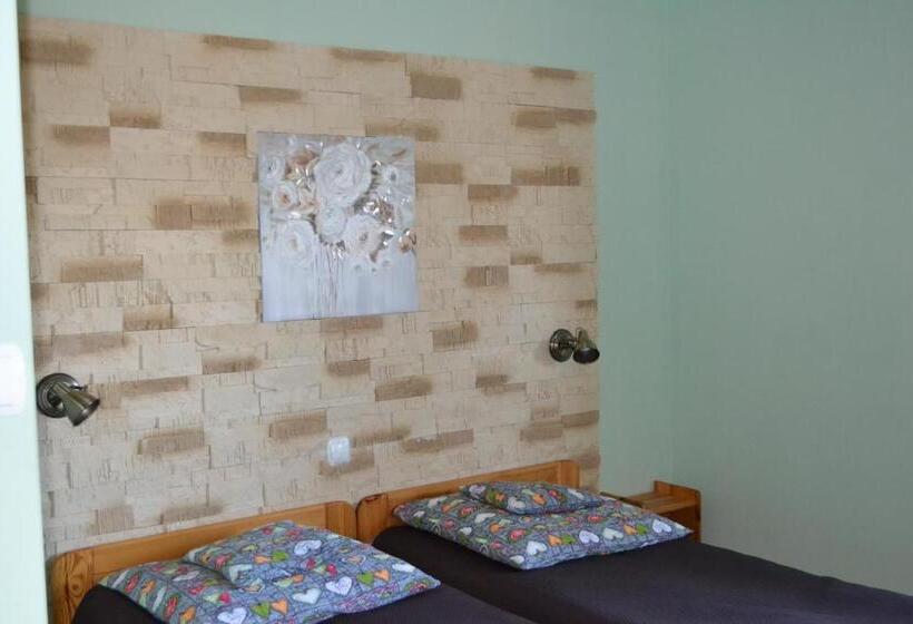 Номер Deluxe, Koliba