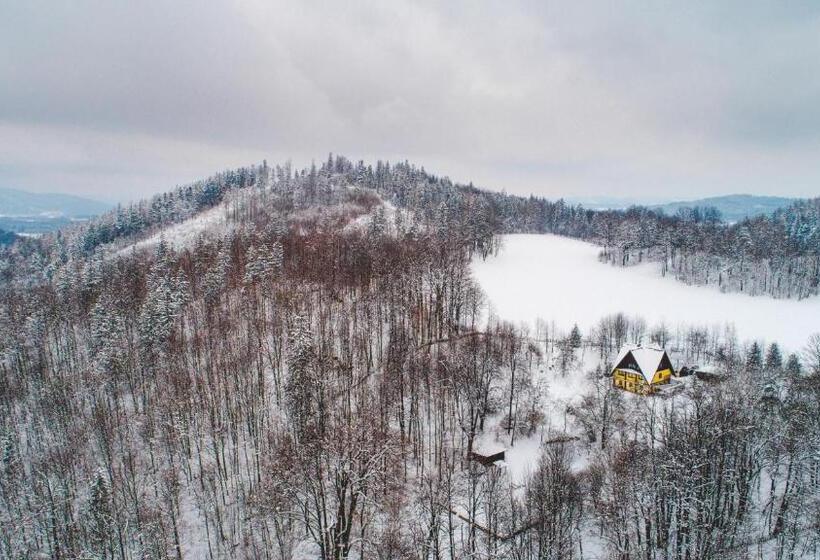 Четырехместный Номер Стандарт Вид на Сад, Leśniczówka Pod śnieżką