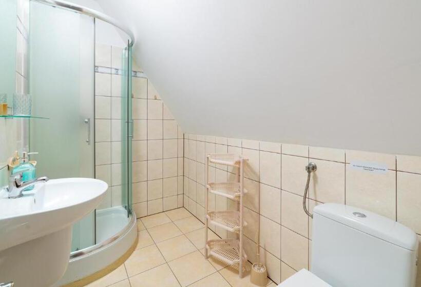 חדר סטנדרט לשלושה, Leśniczówka Pod śnieżką