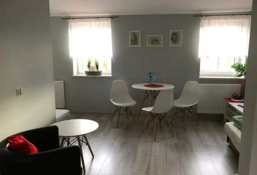 スタンダード４人部屋, Stajnia Pod Dębem