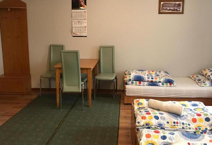 Четырехместный Номер Стандарт, Stajnia Pod Dębem
