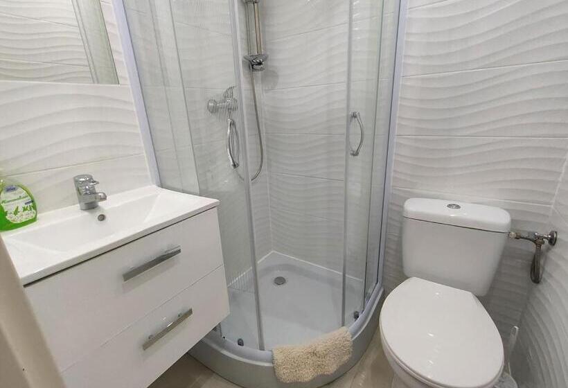 Номер Deluxe, Stajnia Pod Dębem