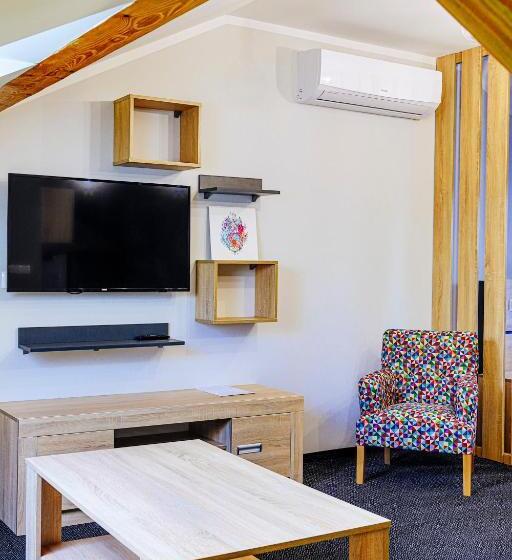 استودیو خانوادگی, Targowa37 Uniejow