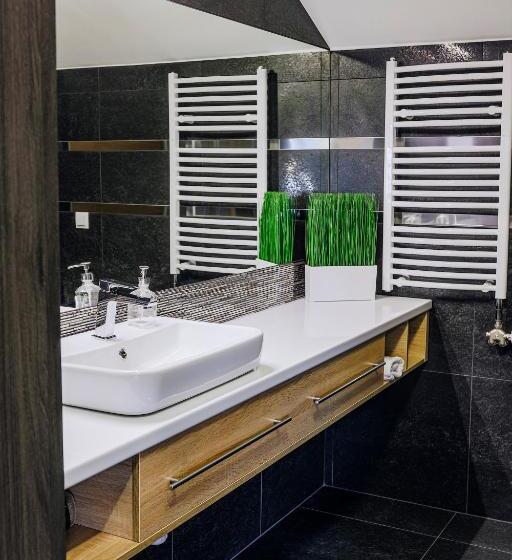 استودیو خانوادگی, Targowa37 Uniejow