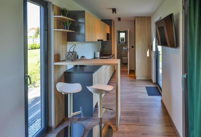 کلبه ییلاقی, Targowa37 Uniejow