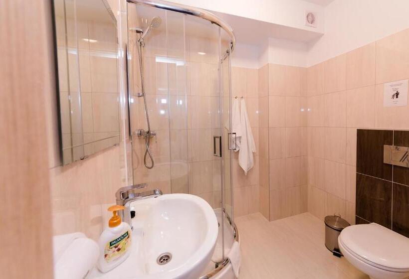 اتاق استاندارد سه نفره, Villa Obis