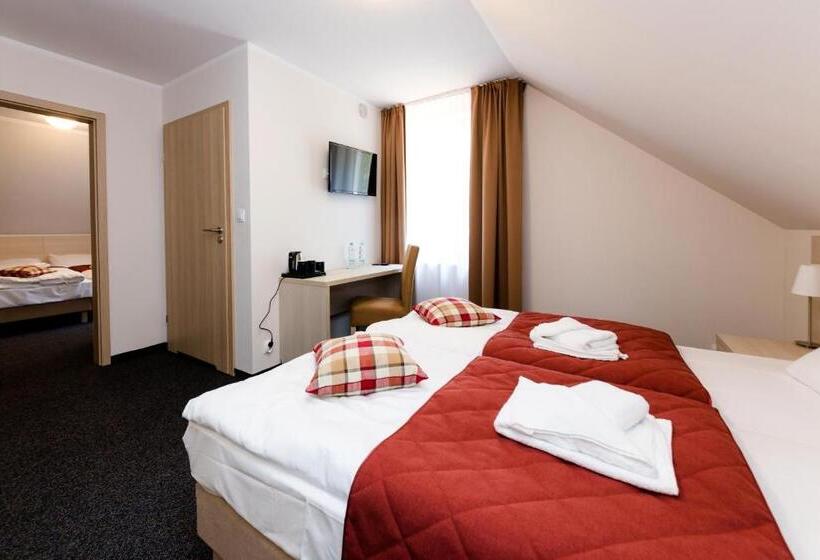 استودیو خانوادگی, Villa Obis