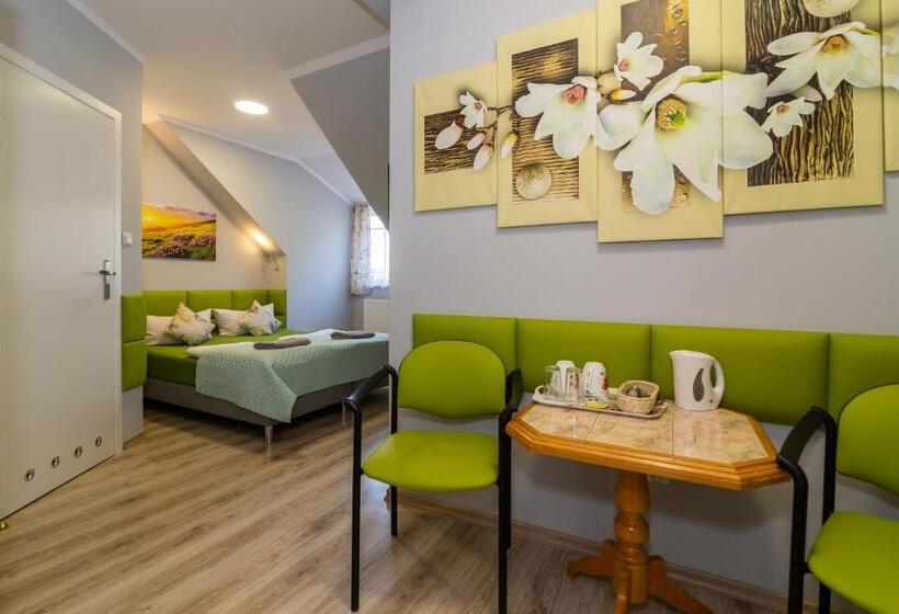 غرفة قياسية, Willa Diament