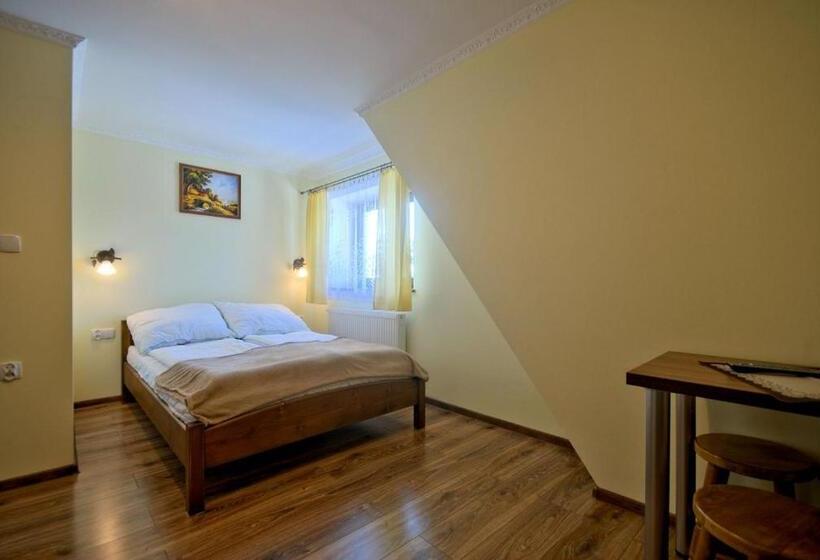 غرفة قياسية, Willa Laskosia