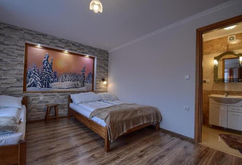 غرفة قياسية ثلاثية, Willa Laskosia