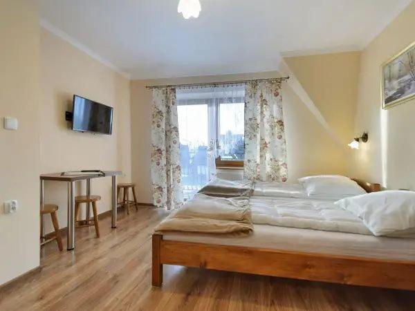 غرفة قياسية رباعية, Willa Laskosia