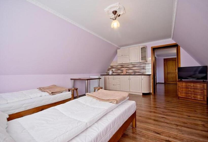 غرفة عائلية, Willa Laskosia