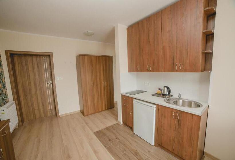 סוויטה, Willa Mirella