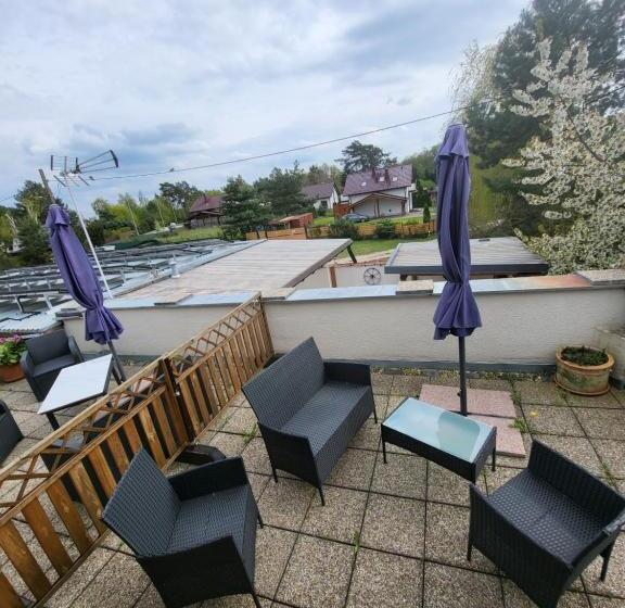 اتاق راحتی سه تخته, Willa Rudnik