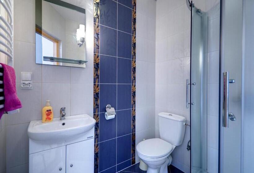 اتاق استاندارد با بالکن, Willa U łapów