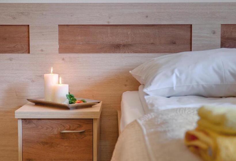 اتاق استاندارد با چشمانداز کوهستان, Willa U łapów