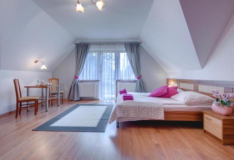 اتاق لوکس چهار تخته, Willa U łapów