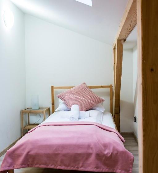 Номер Стандарт Трехместный, Harmony Hostel