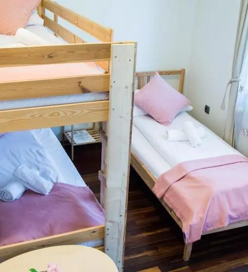 浴室共有スタンダード４人用ルーム, Harmony Hostel