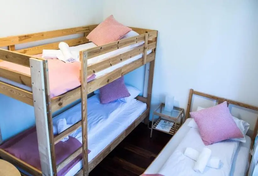 浴室共有スタンダード４人用ルーム, Harmony Hostel