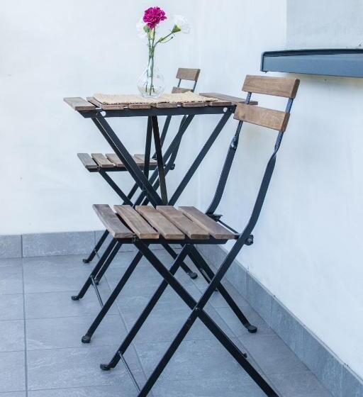 חדר סטנדרטי לארבעה עם חדר אמבטיה משותף, Harmony Hostel