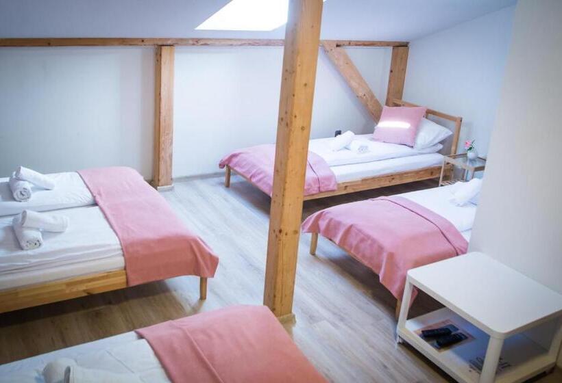 חדר משפחתי, Harmony Hostel