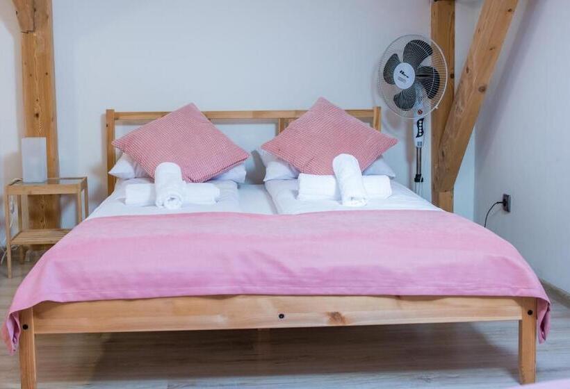 חדר משפחתי, Harmony Hostel