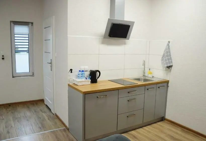デラックストリプルルーム, Hostel Adabet
