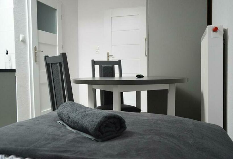 デラックストリプルルーム, Hostel Adabet