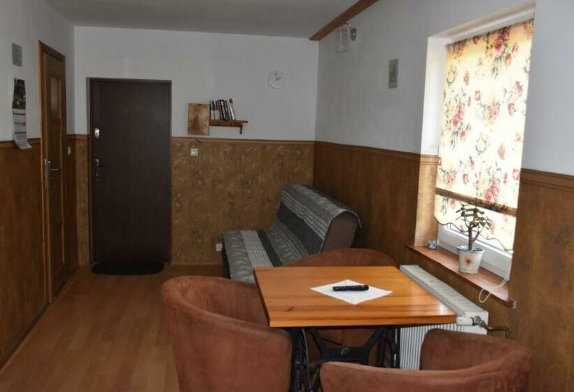 스탠다드 트리플 룸 테라스, Gosciniec Pod Debem