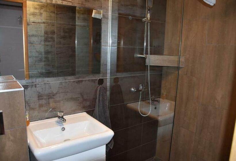 스탠다드 트리플 룸 테라스, Gosciniec Pod Debem