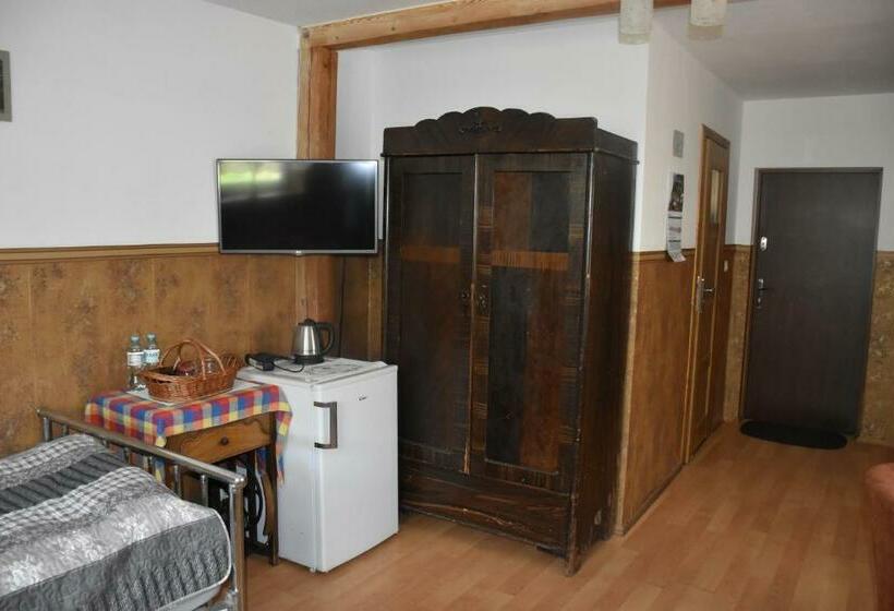 스탠다드 트리플 룸 테라스, Gosciniec Pod Debem